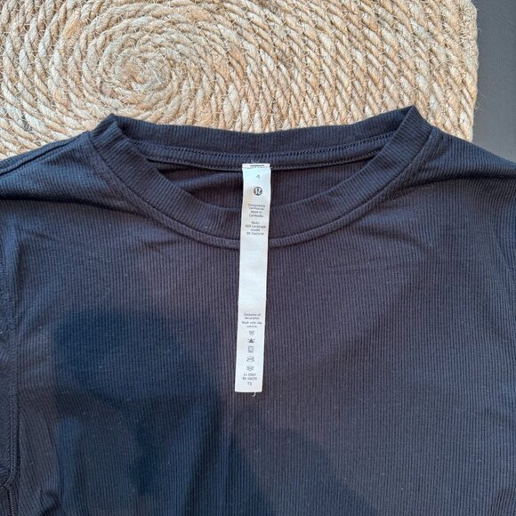 Black Lululemon side tie workout top *has bleach stain on back* LOW PRICE - Picture 3 of 4
